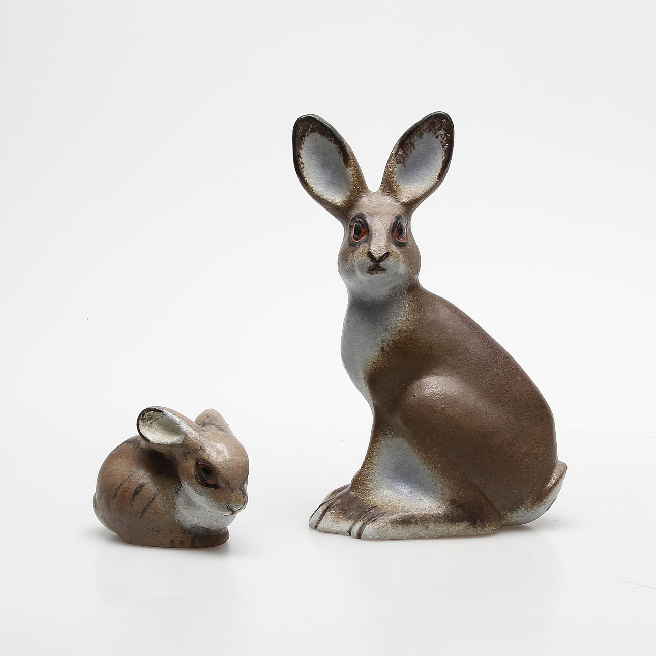 FIGURINER, 2 st, lergods, Thomas Hellström, Nittsjö.