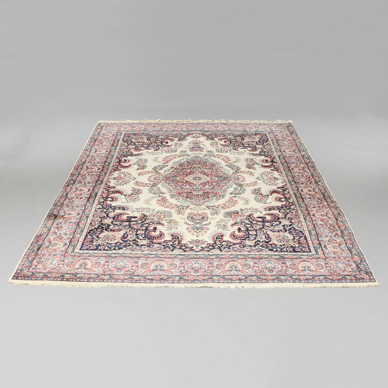 ORIENTALISK MATTA, Kirman, 305 x 215 cm.