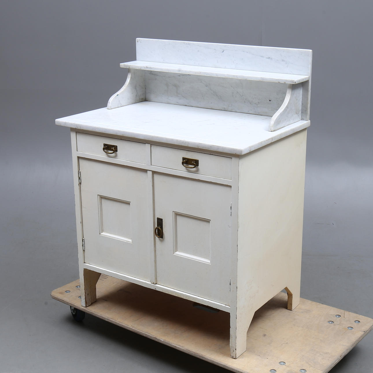 POTTSKÅP med marmor, jugend, 1900-talets första hälft.