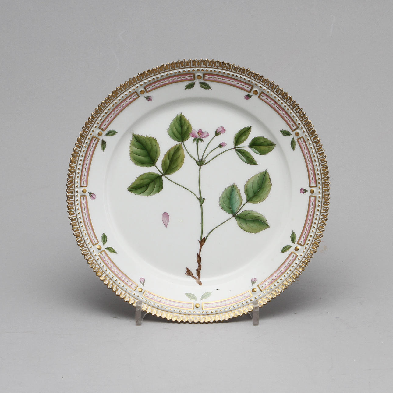 TALLRIK "FLORA DANICA", porslin, Royal Copenhagen 1969-73.