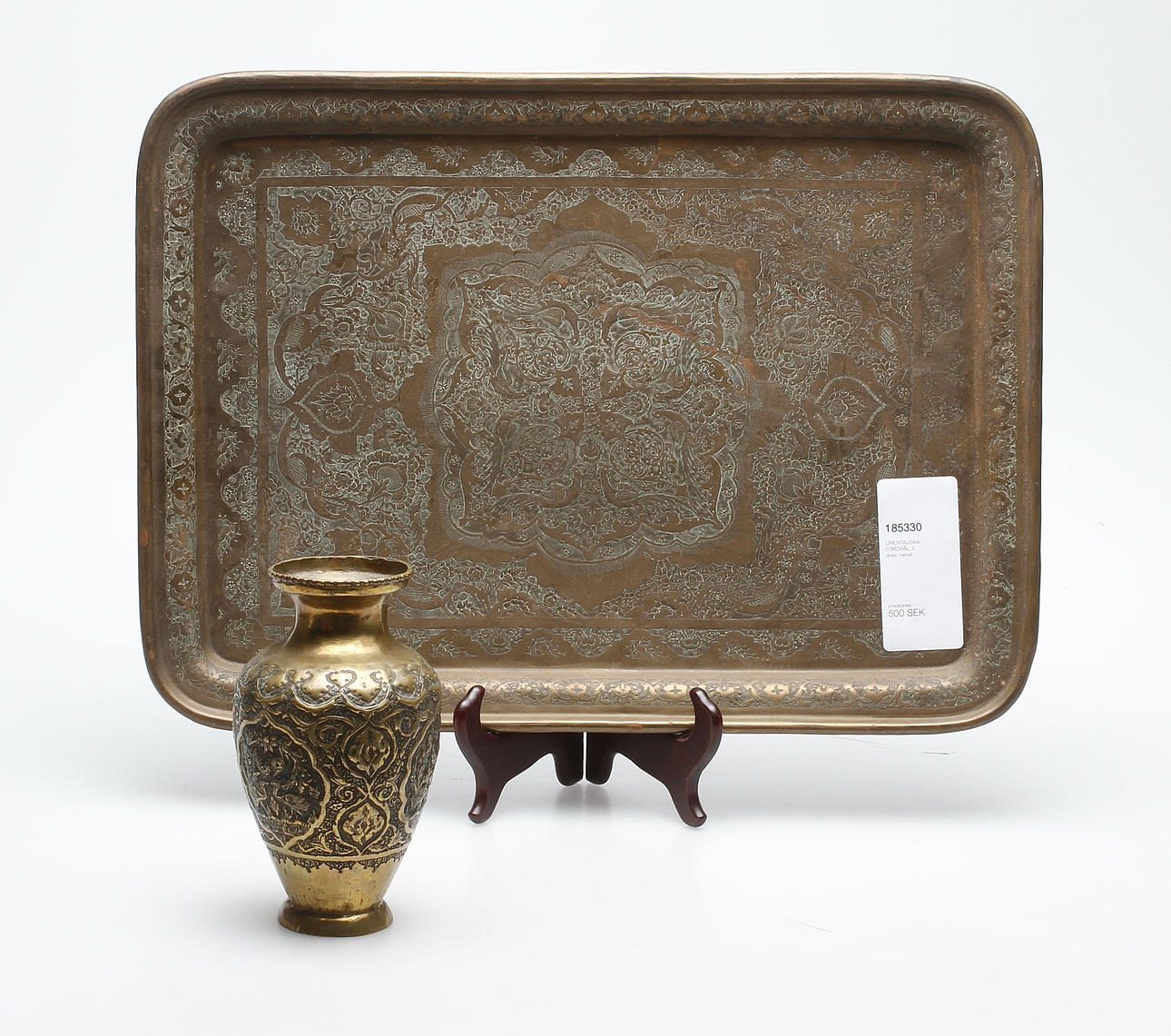 ORIENTALISKA FÖREMÅL, 2 delar, metall.