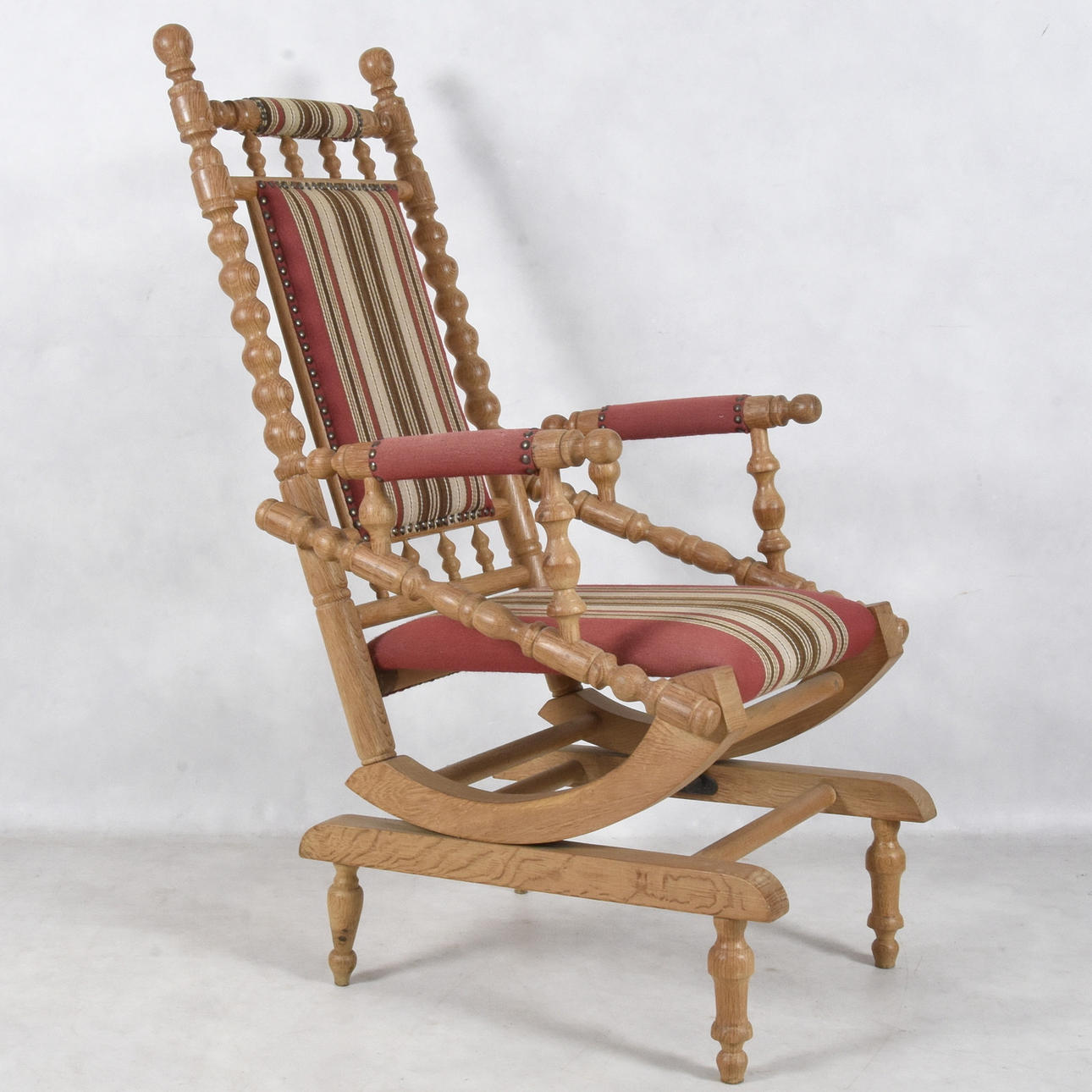 GUNGSTOL, amerikansk modell, 1900-tal.