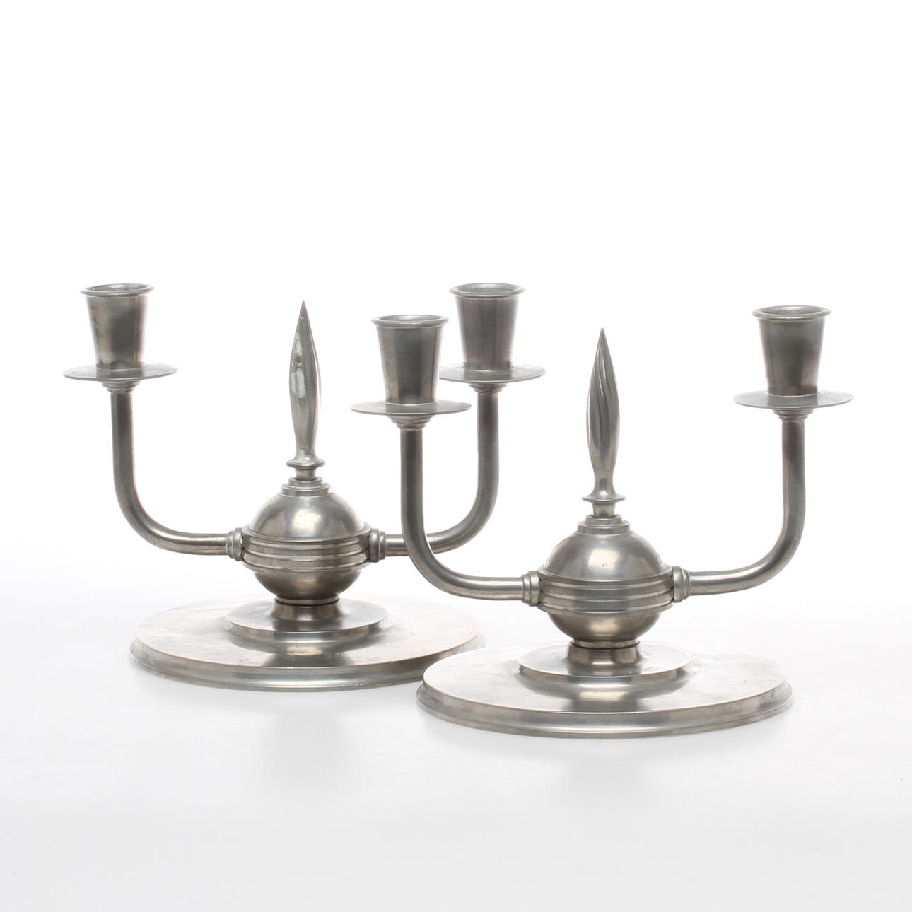 KANDELABRAR, 1 par, tenn, stämplade JLH, 1900-tal.