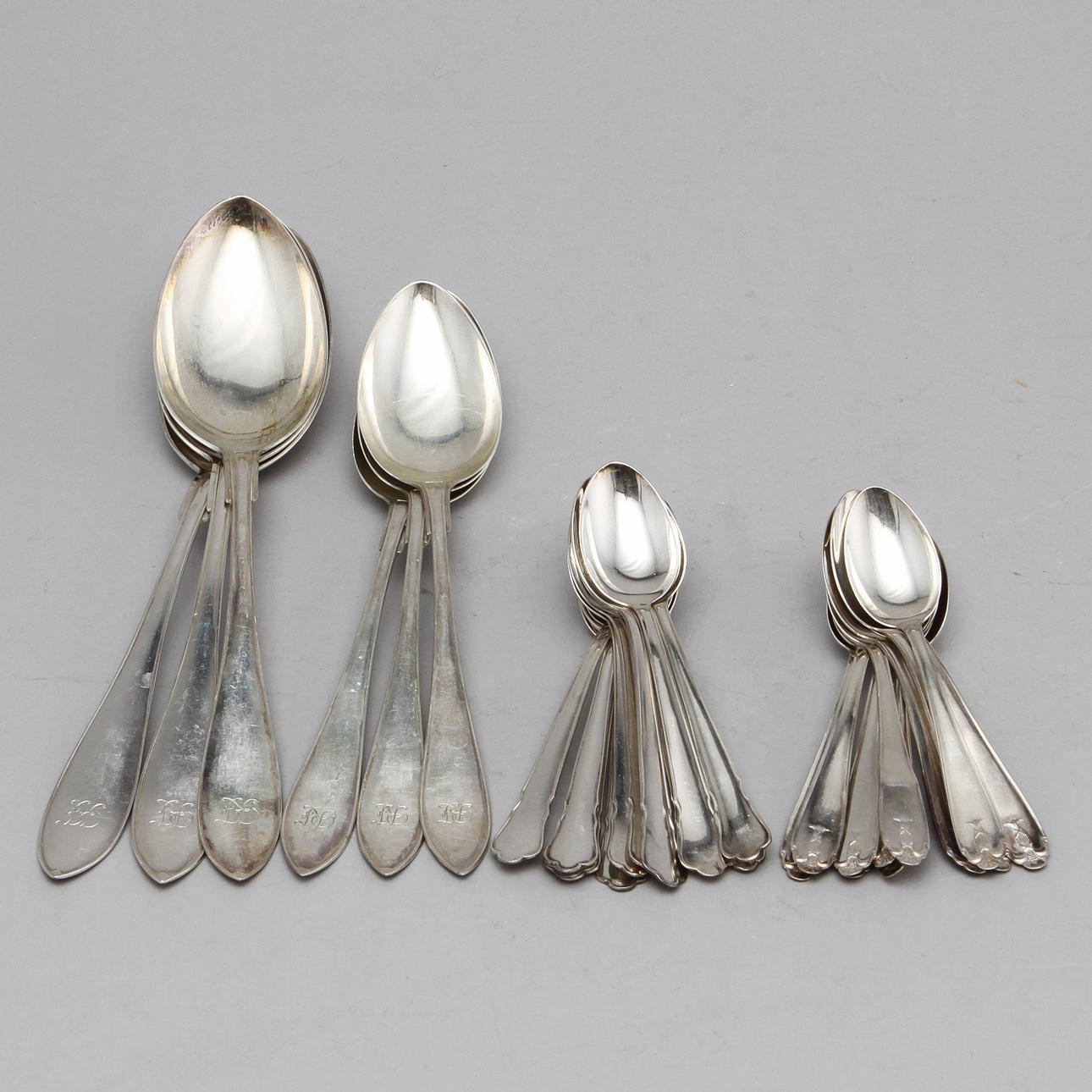 SILVER, 29 delar, ca 590 gram.