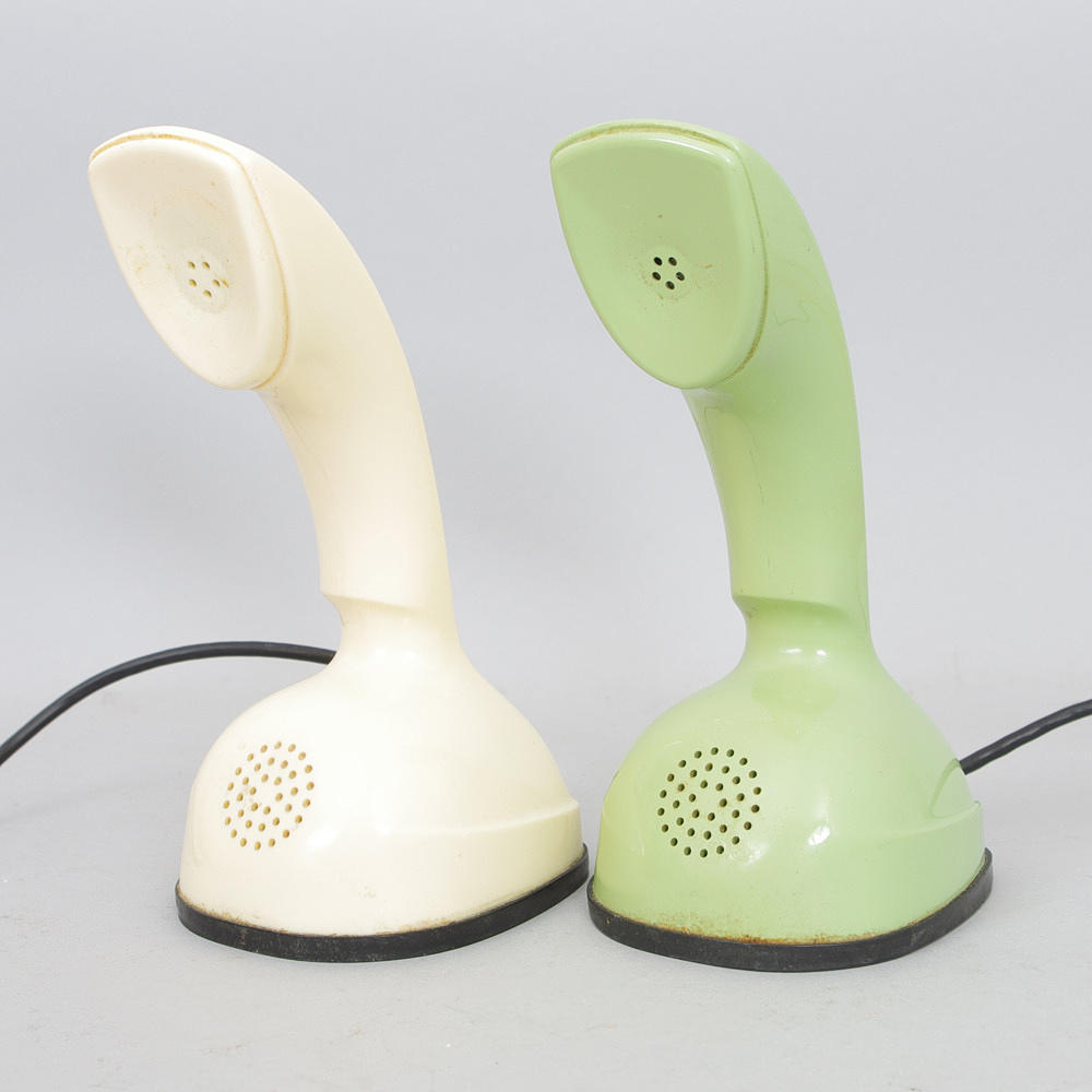 TELEFONER, 2 stycken, "Kobra", design Gösta Thames 1953.