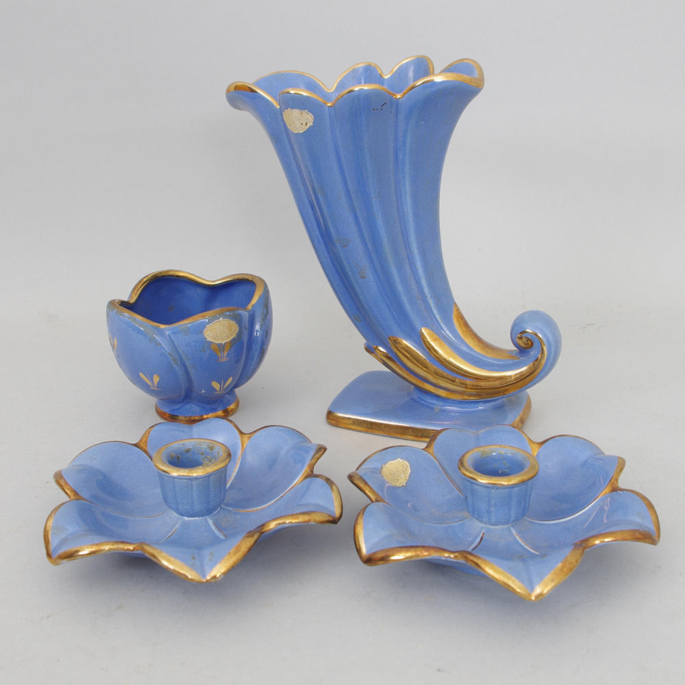 VASER, 1 PAR LJUSSTAKAR SAMT SKÅL, "Safir", Uppsala-Ekeby.