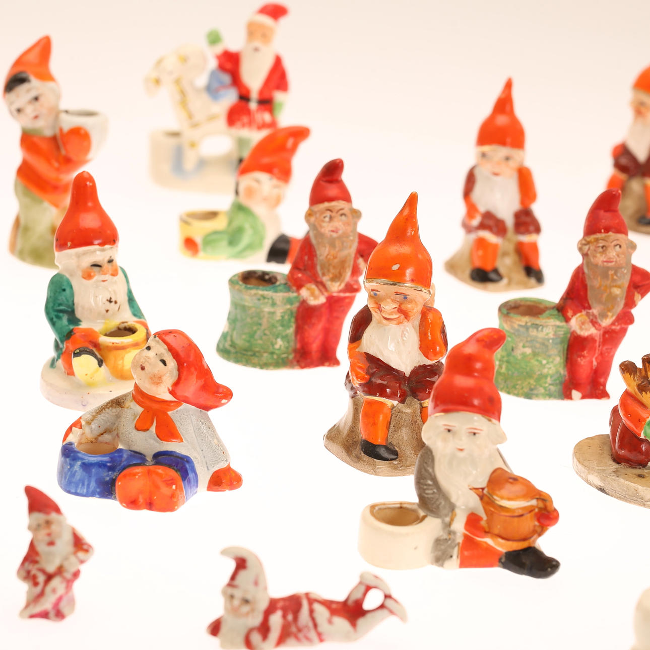 WEIHNACHTSMANN, 30 Teile, Porzellan.