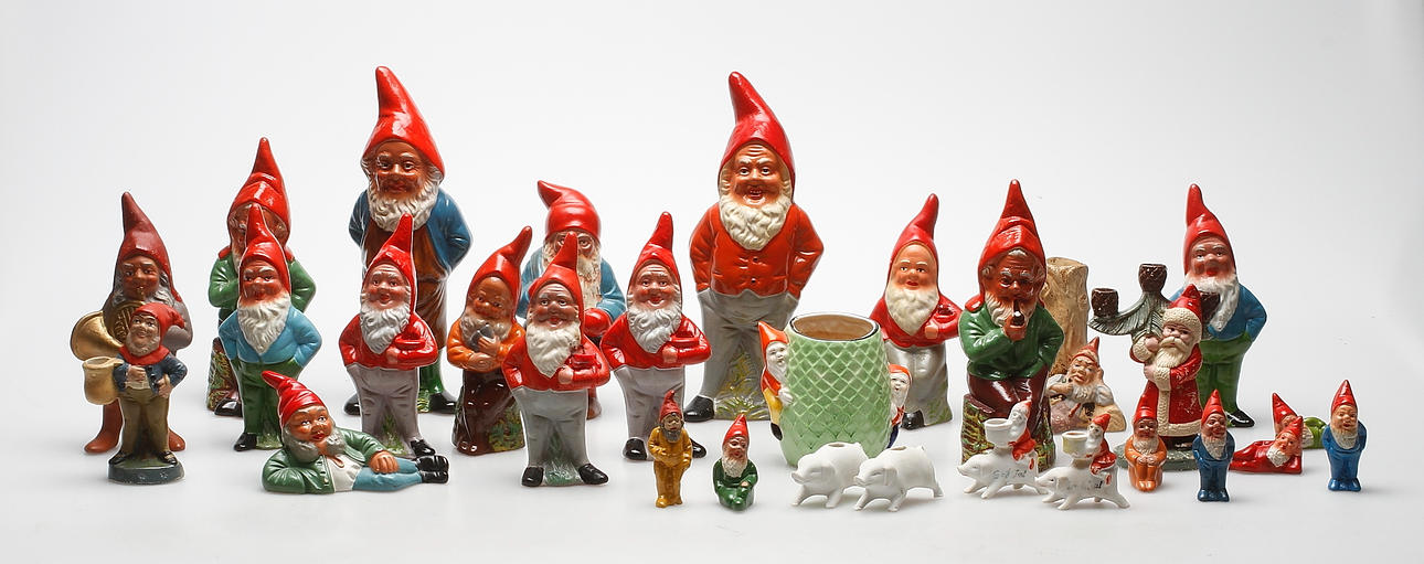 TOMTAR, keramik, 29 st, 1900-talets mitt.