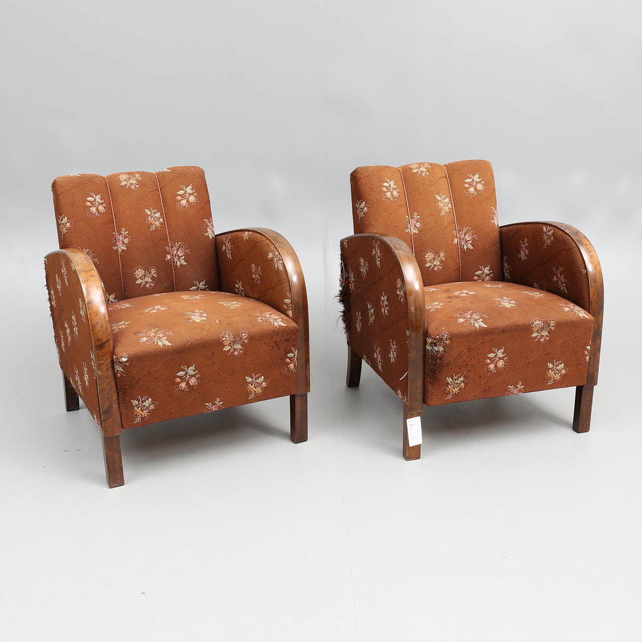 FÅTÖLJER, ett par, 1900-talets första hälft.