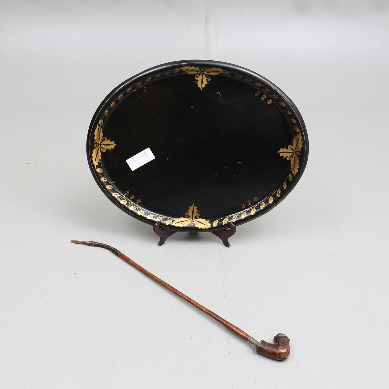 PLÅTBRICKA och LÅNGPIPA, tidigt 1900-tal.