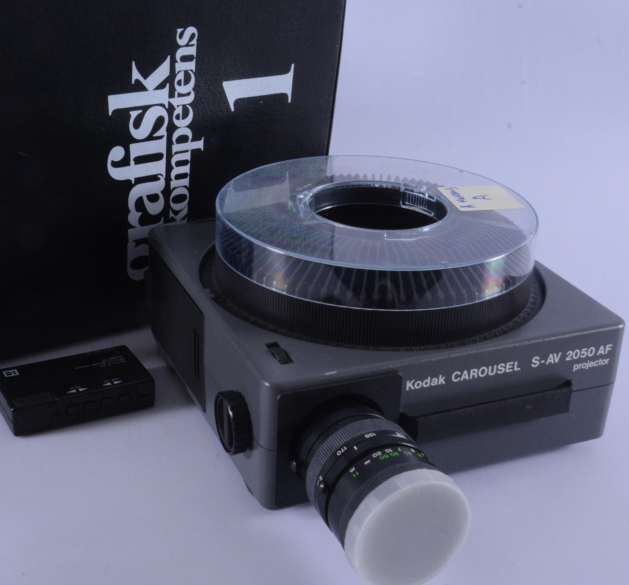 SLIDE PROJECTOR, Kodak Carousel with accessories.