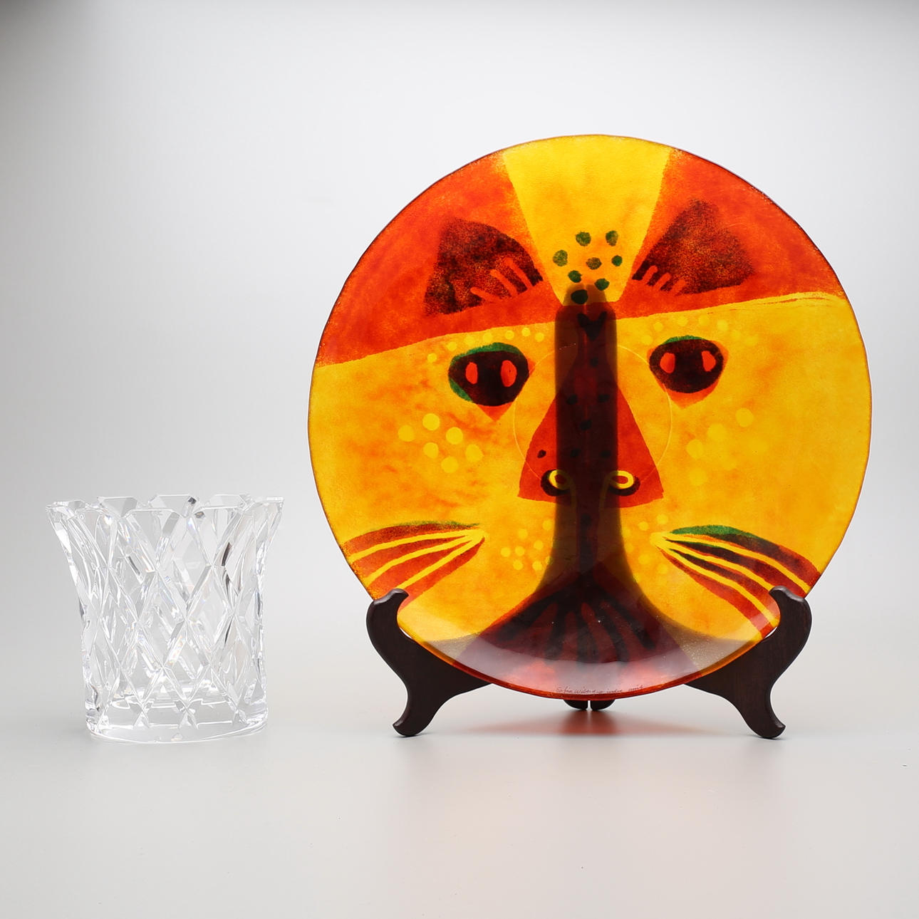 KONSTGLAS (2), vas "Sofiero", Orrefors, fat "Indra", Lindshammar.