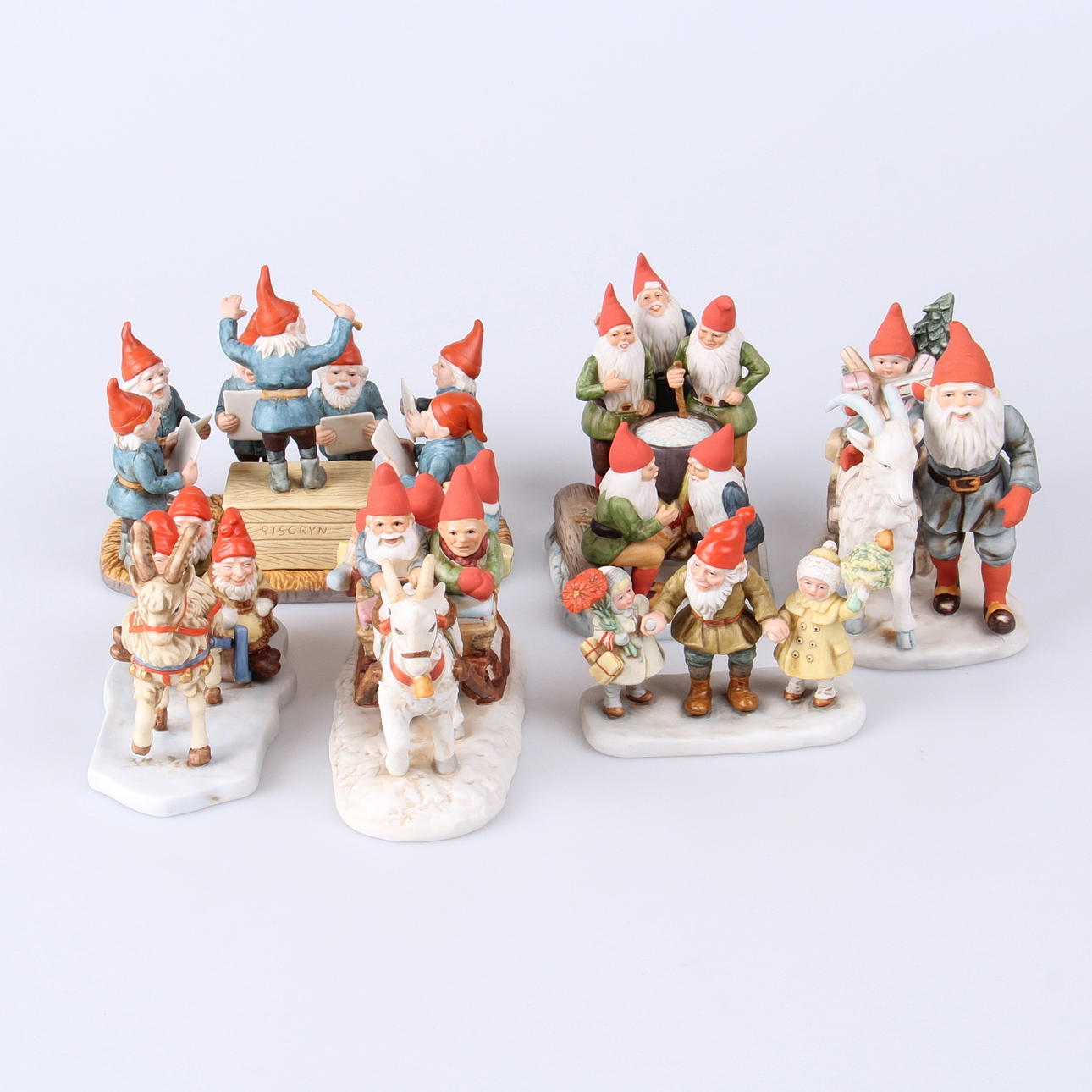 FIGURINER, 6 st, keramik, efter Jenny Nyström, Kalmar läns museum.