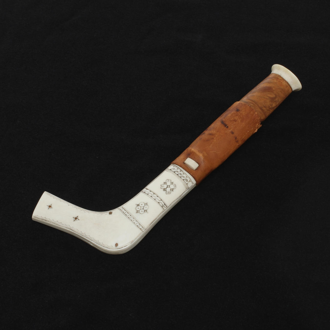 SAMEKNIV, benarbete, P. Sarri, signerad.