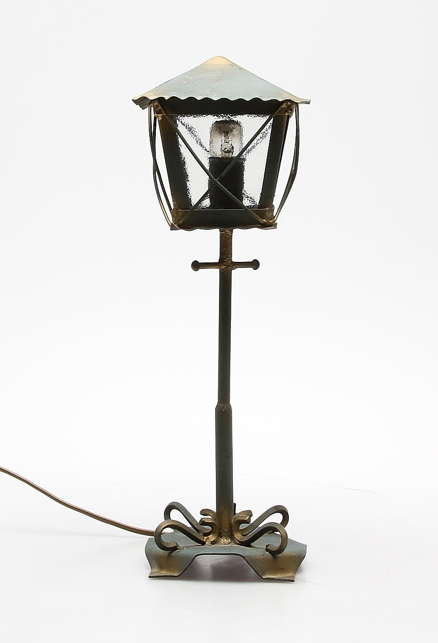BORDSLAMPA, metall och glas, 1900-tal.