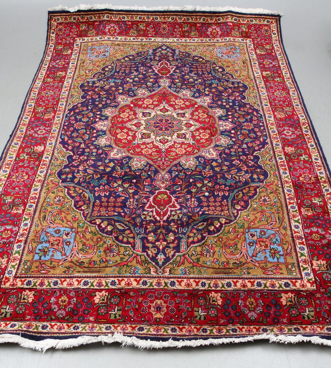 MATTA, orientalisk, ca 200 x 285 cm.
