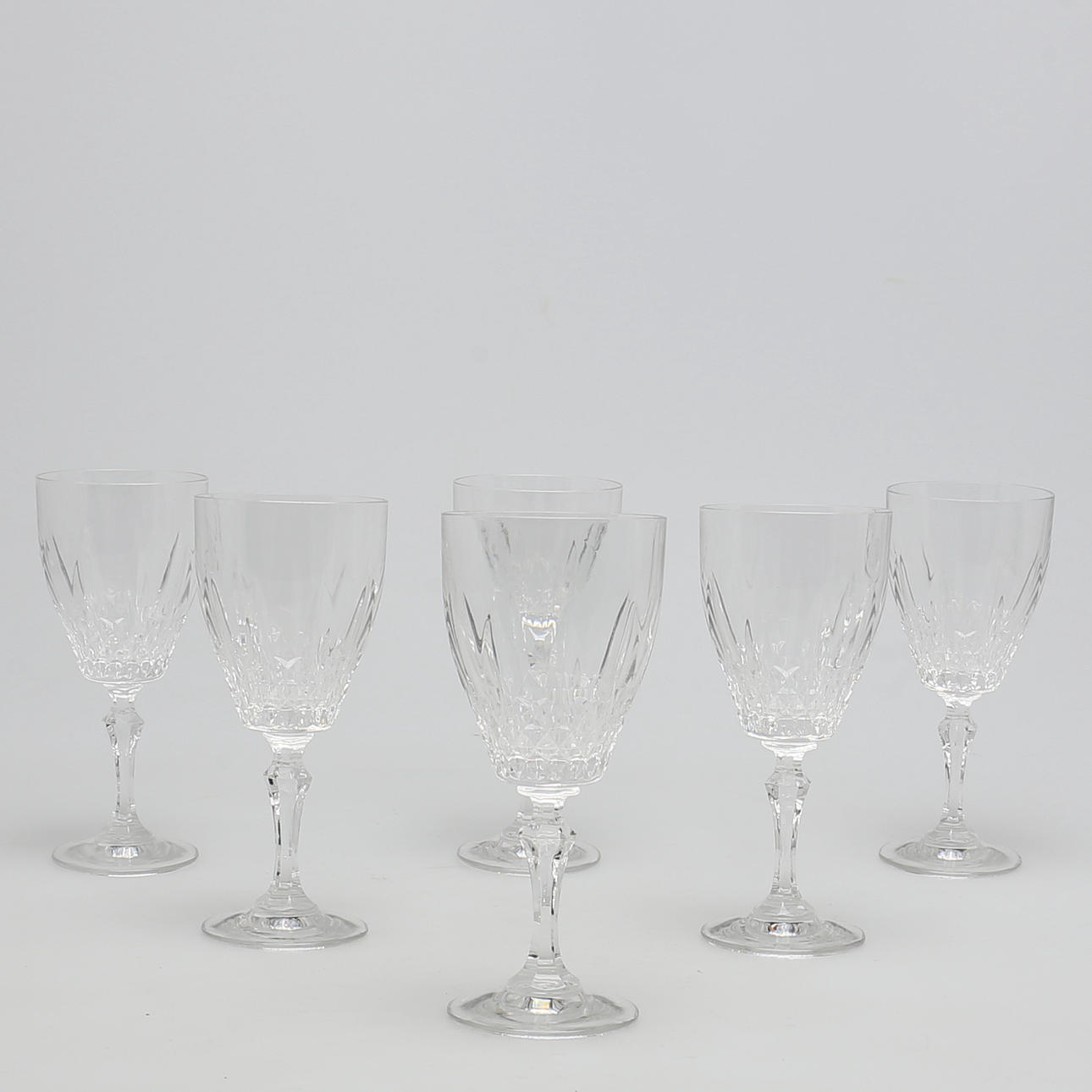 GLASSERVISDELAR i kristall, vinglas. 6 st. 1900-tal.