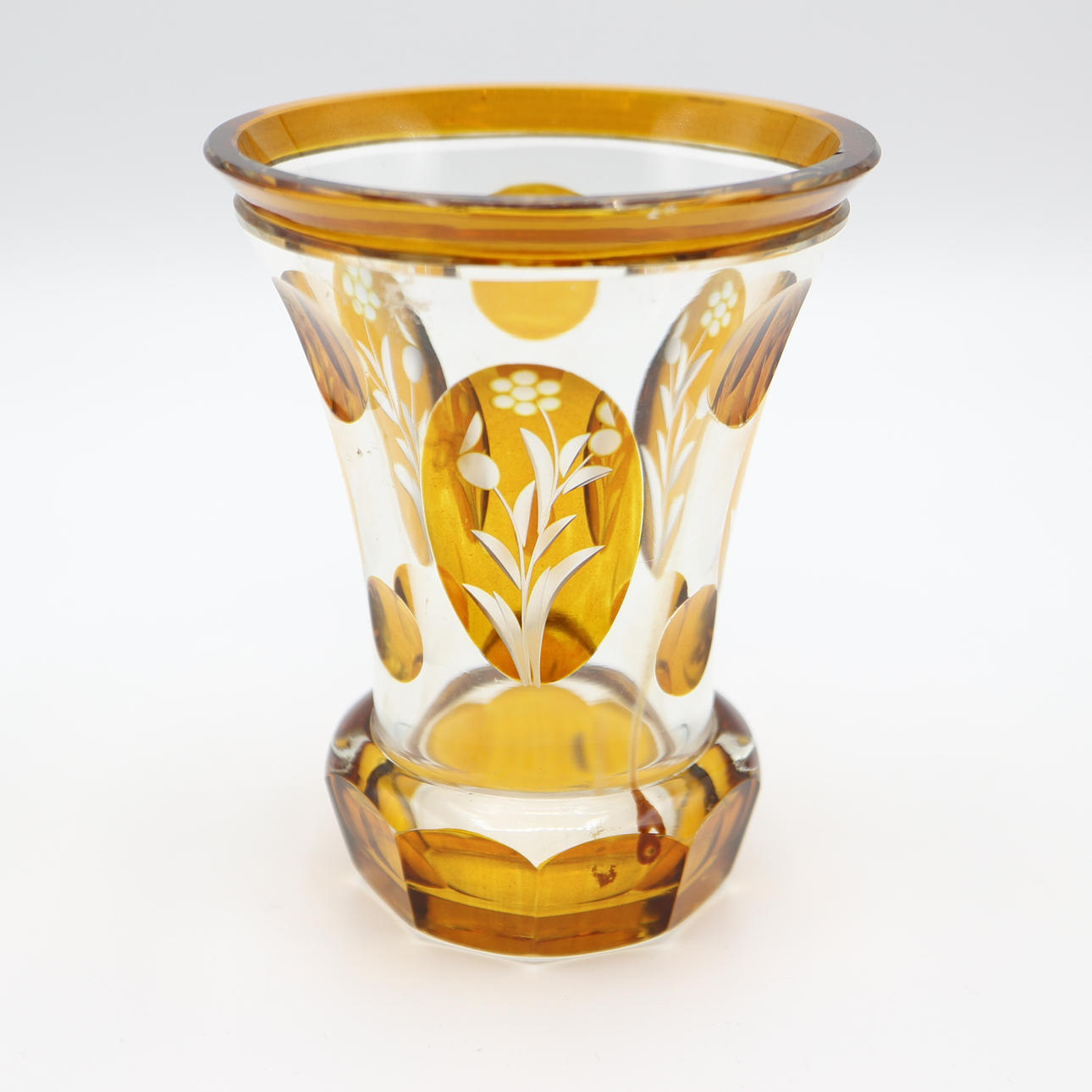BEMIAN FLASHED GLASS MUG.
