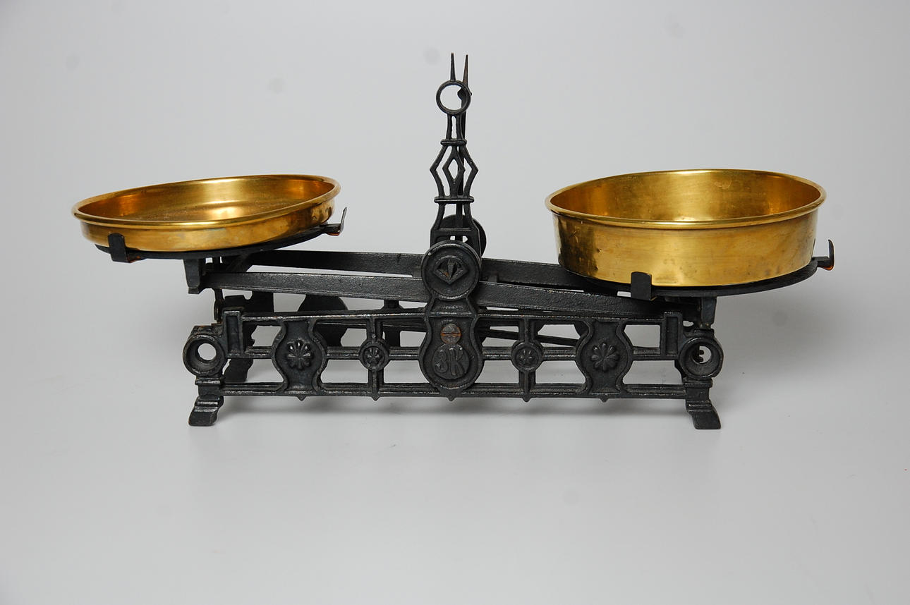 VÅG, gjutjärn, 1900-talets första hälft.