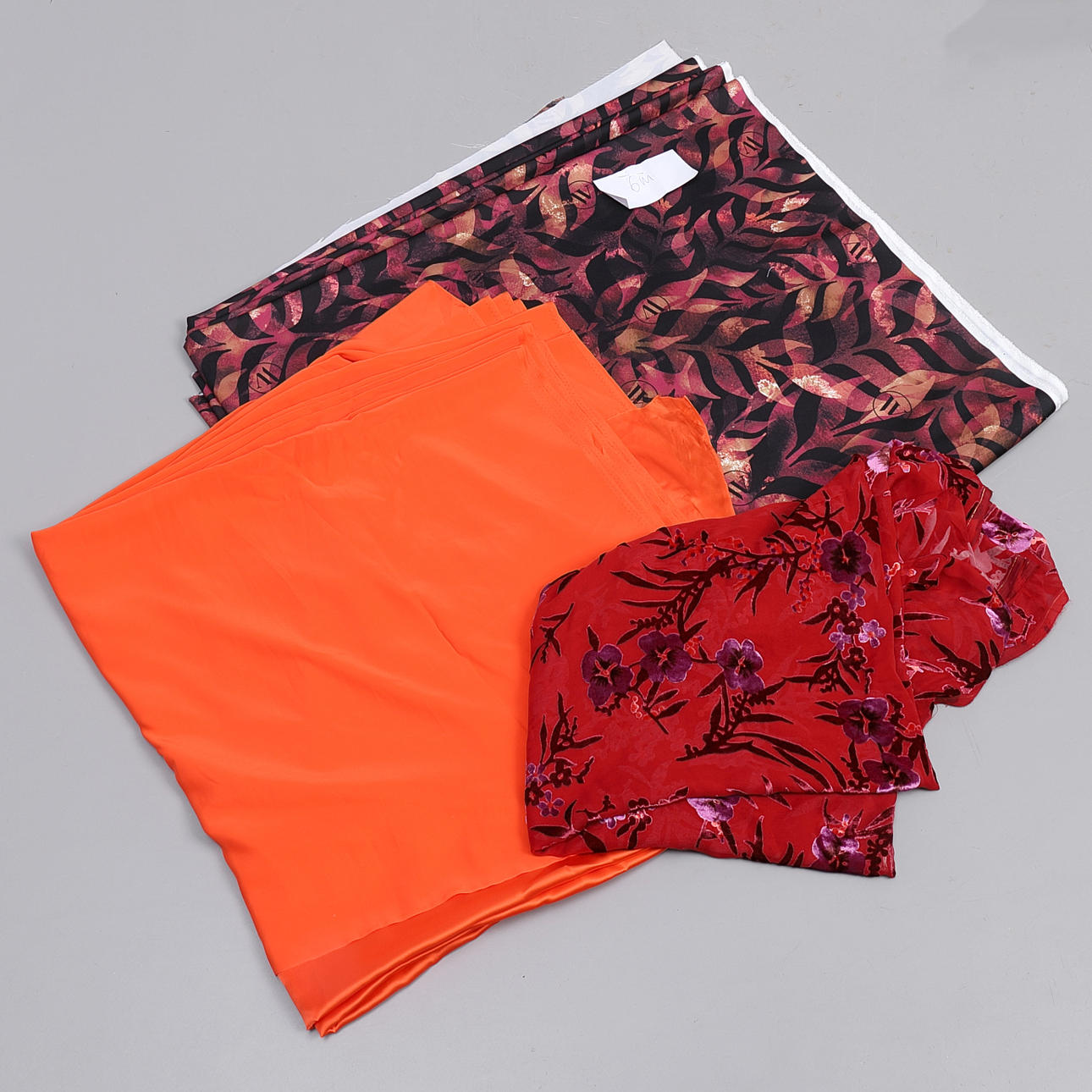 TYG, 3 st, rödskala.