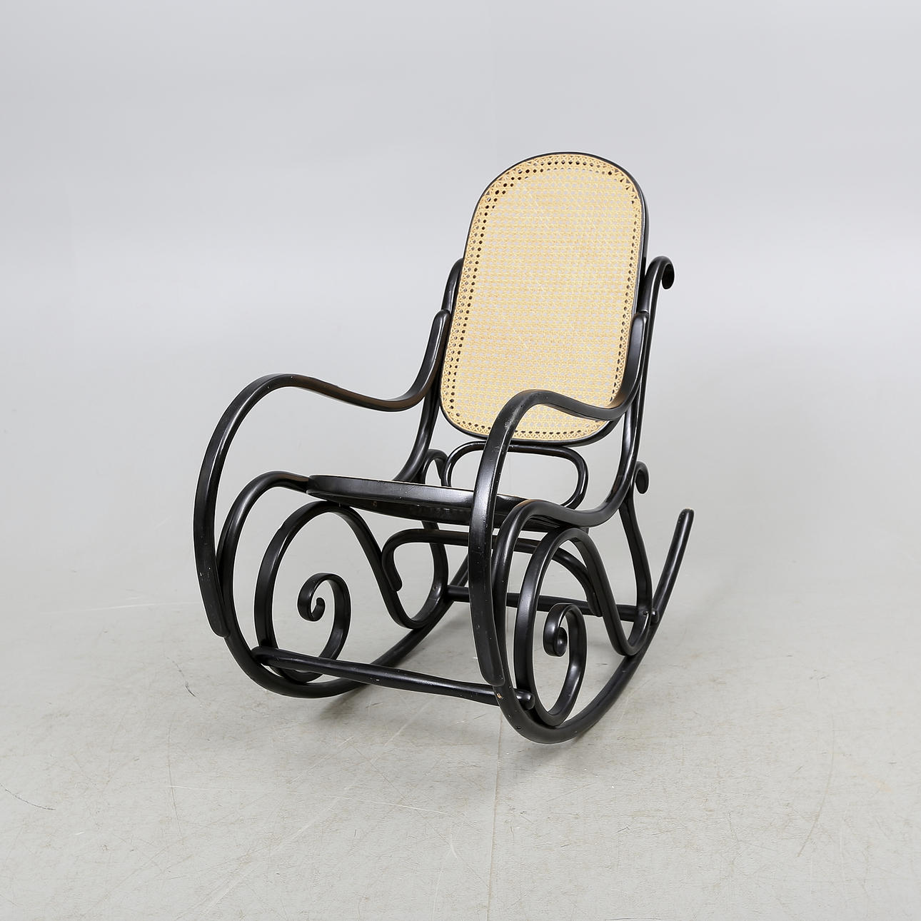 GUNGSTOL, Thonet-typ, 1900-talets fjärde kvartal.
