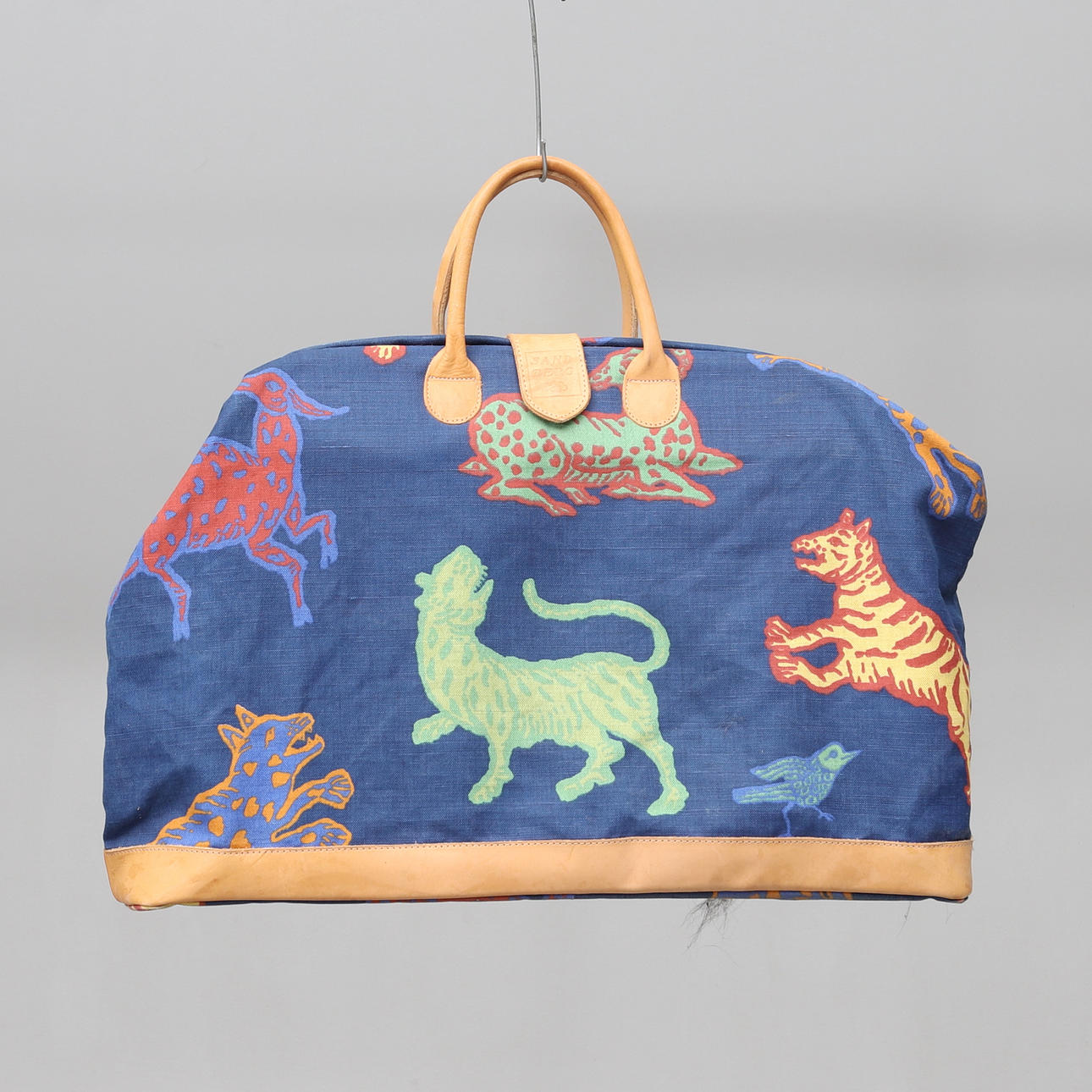 VÄSKA, textil och läder, "Leonard", Sandberg Tapeter, 2000-tal.