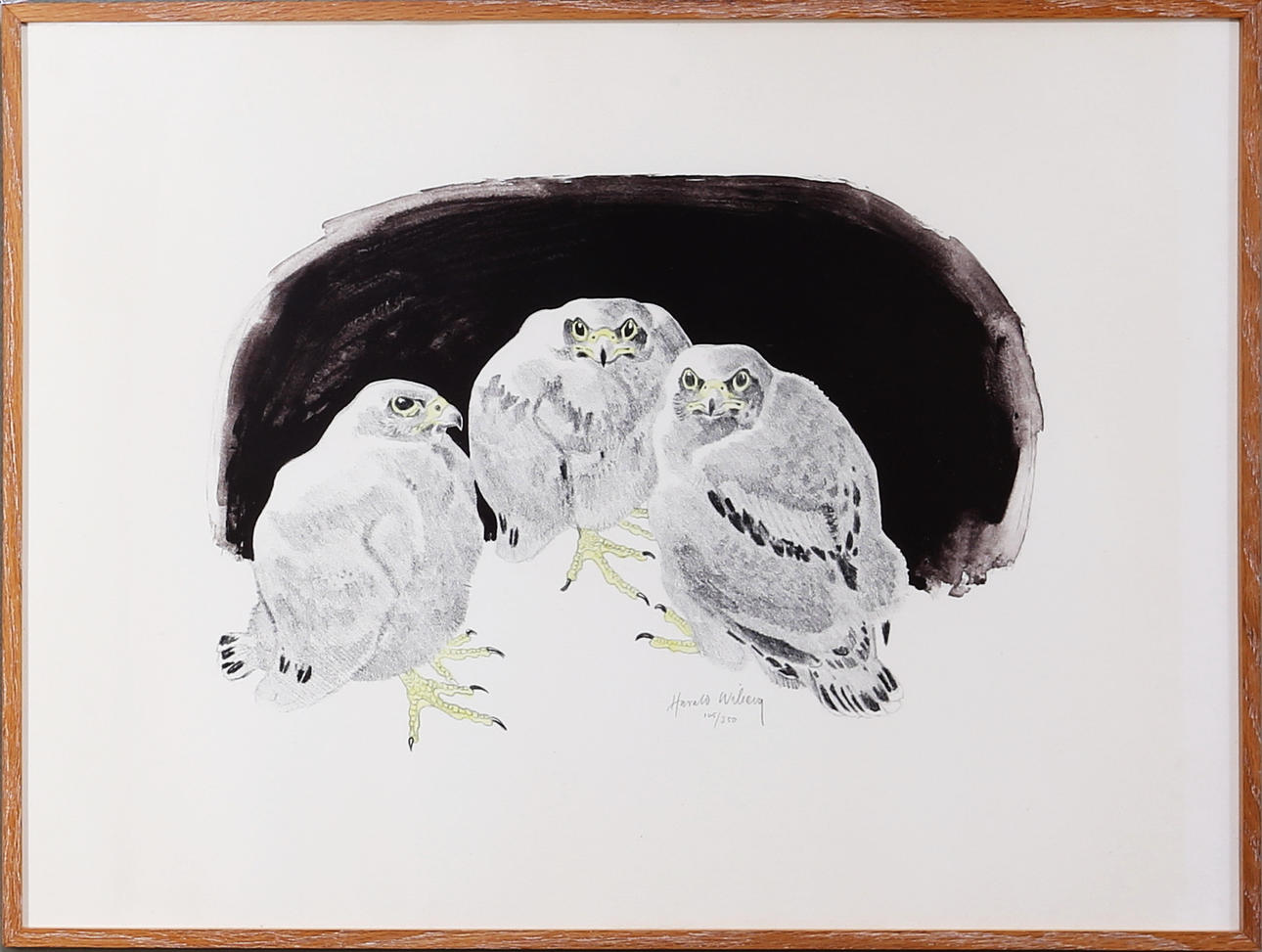 HARALD WIBERG. Hökungar i boet, färglitografi, signerad Harald Wiberg.