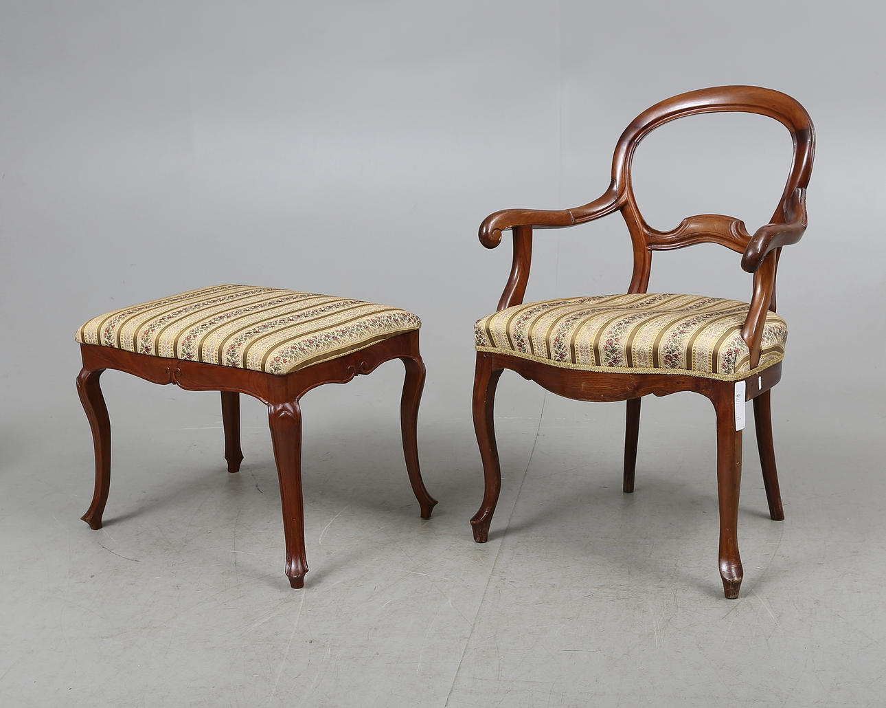 KARMSTOL och PALL, nyrokoko, 1800-tal.