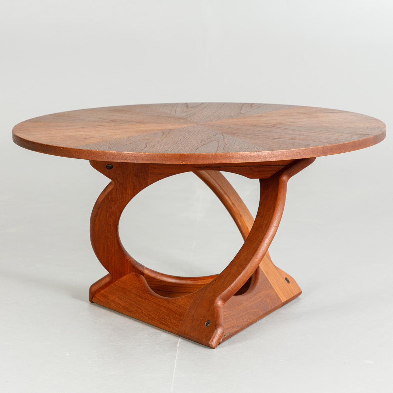 SOREN HOLGER GEORG JENSEN. kub, soffbord.