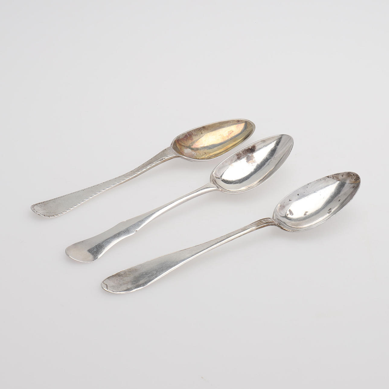 CUCHARAS TRES PIEZAS ANTIGUAS PLATA.