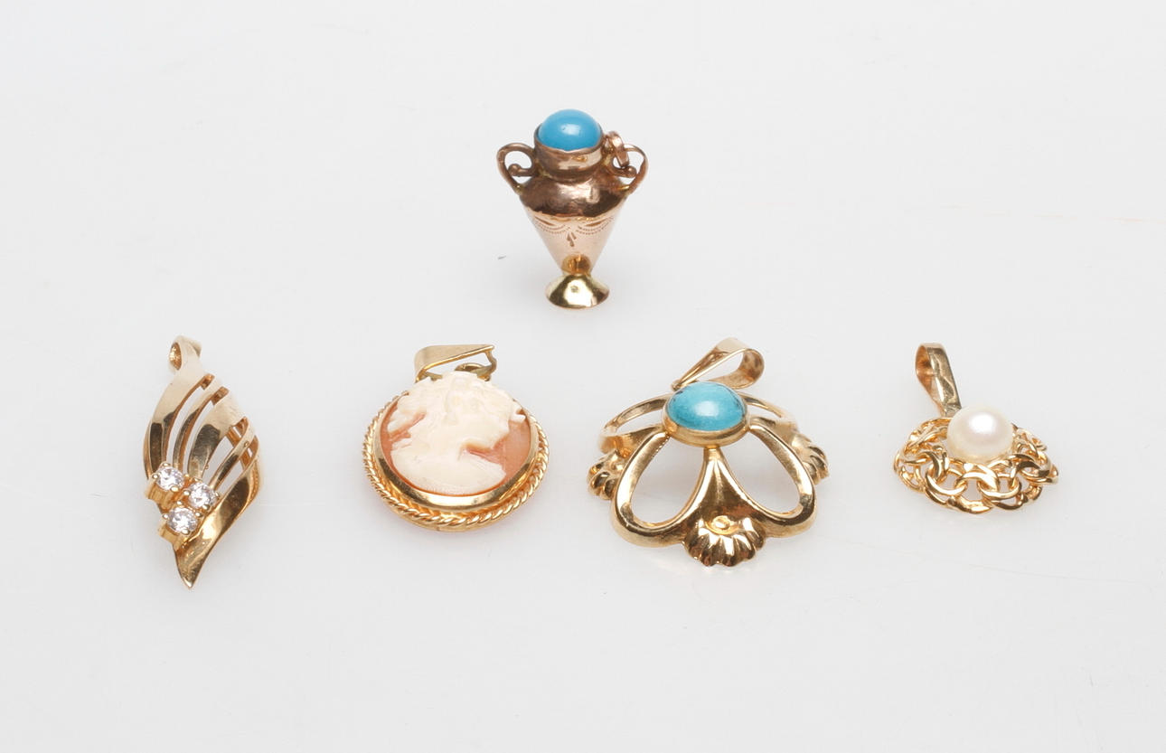 HÄNGEN, 5 st, 18k guld, total vikt ca 10,7 gr.