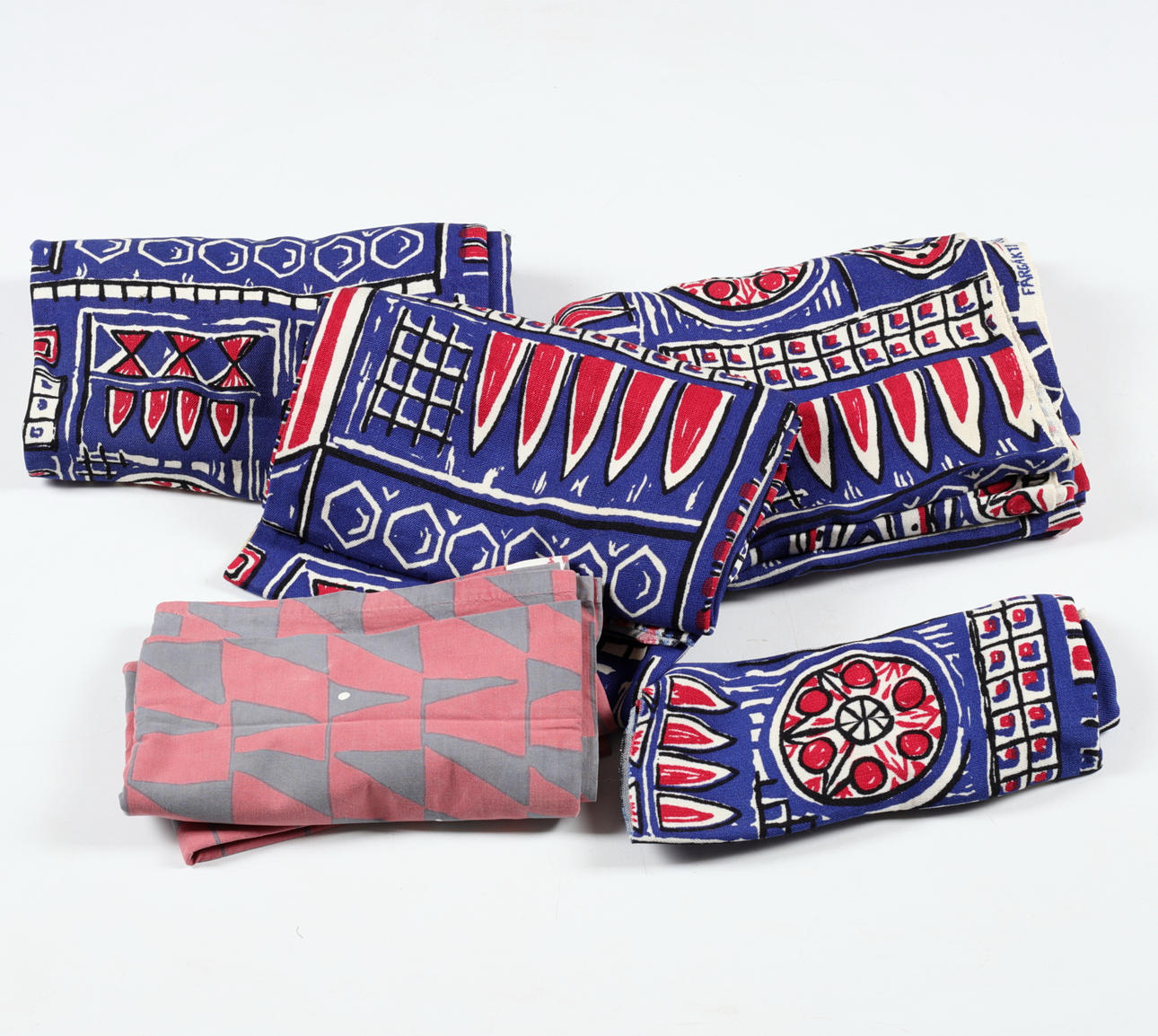 GARDINTYGER, bland annat Tabergs Handtryck.