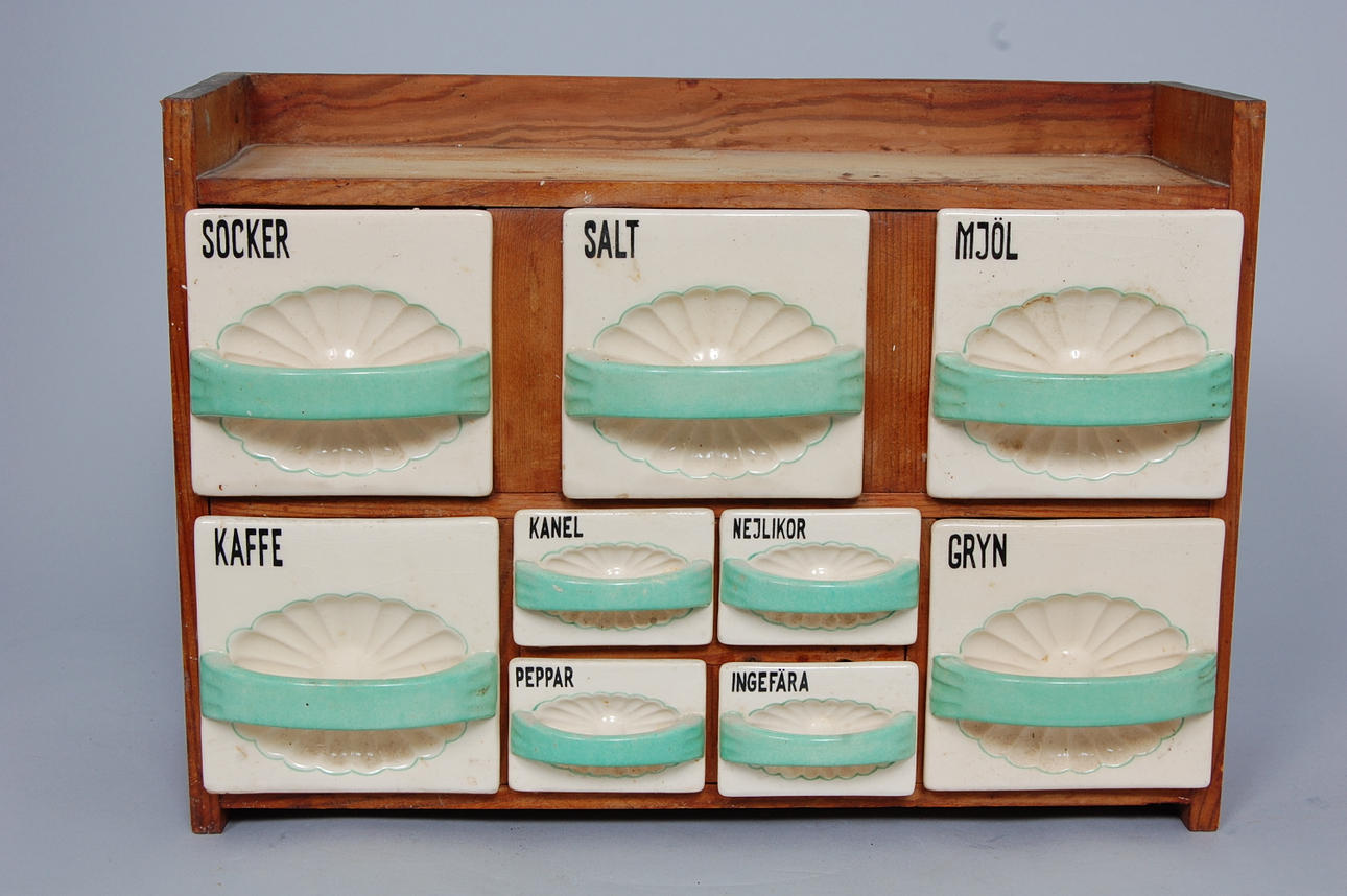 KRYDDHYLLA, 9 lådor, 1930-tal.