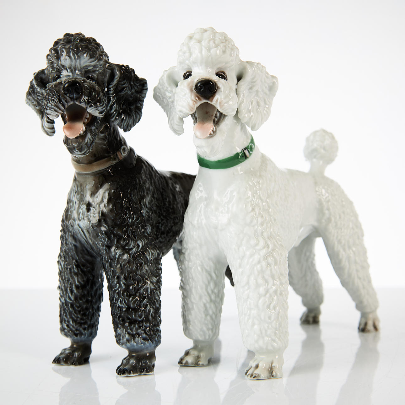 THEODOR KÄRNER (1884-1966). Figurines, 2 pcs., porcelain, Germany ...