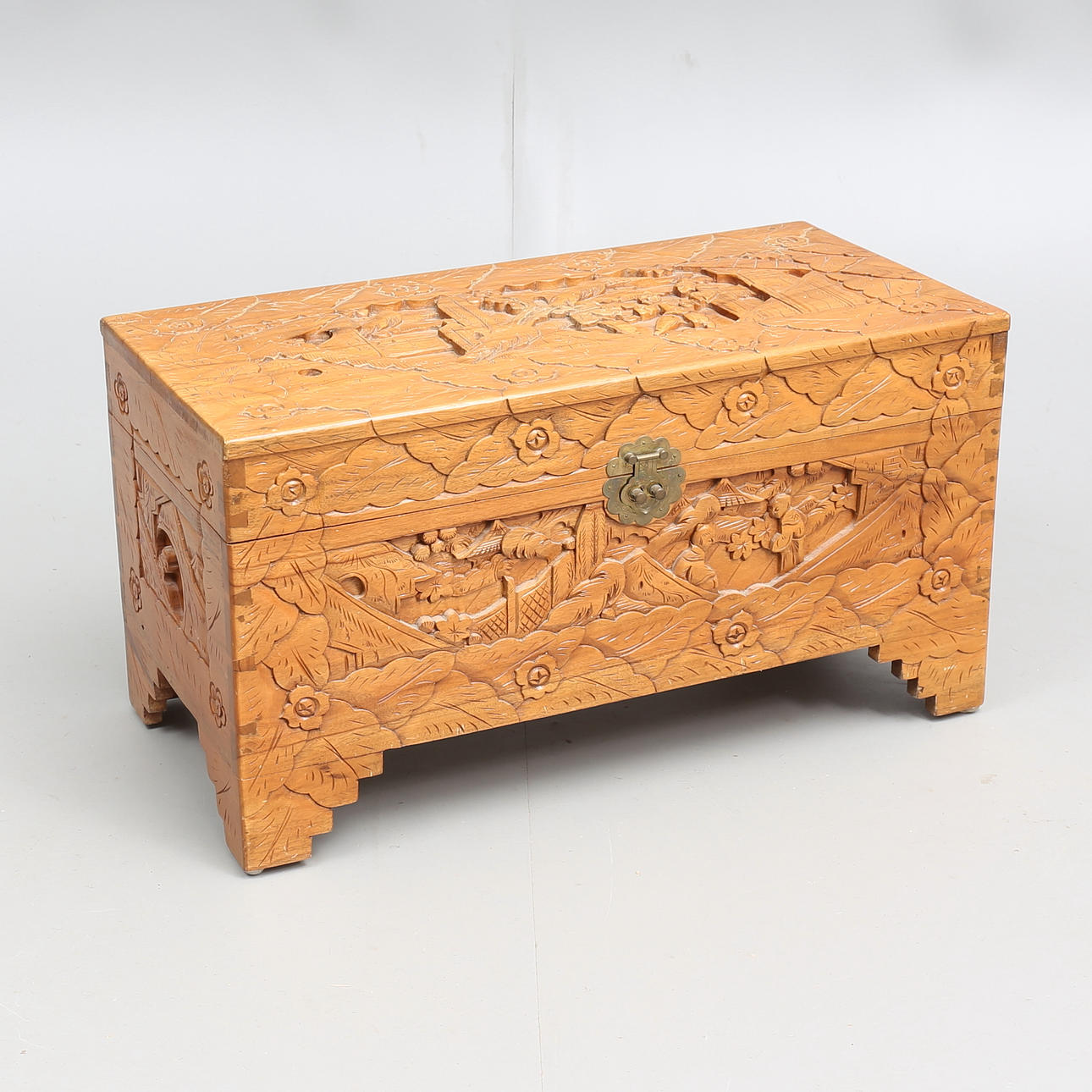 KAMFERKISTA, 1900-talets andra hälft.