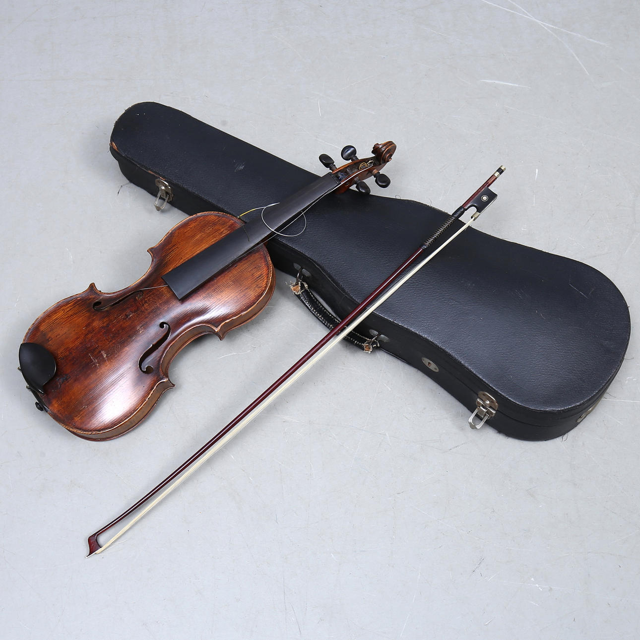 VIOLIN, Labeled George Dier, 18/1900s.