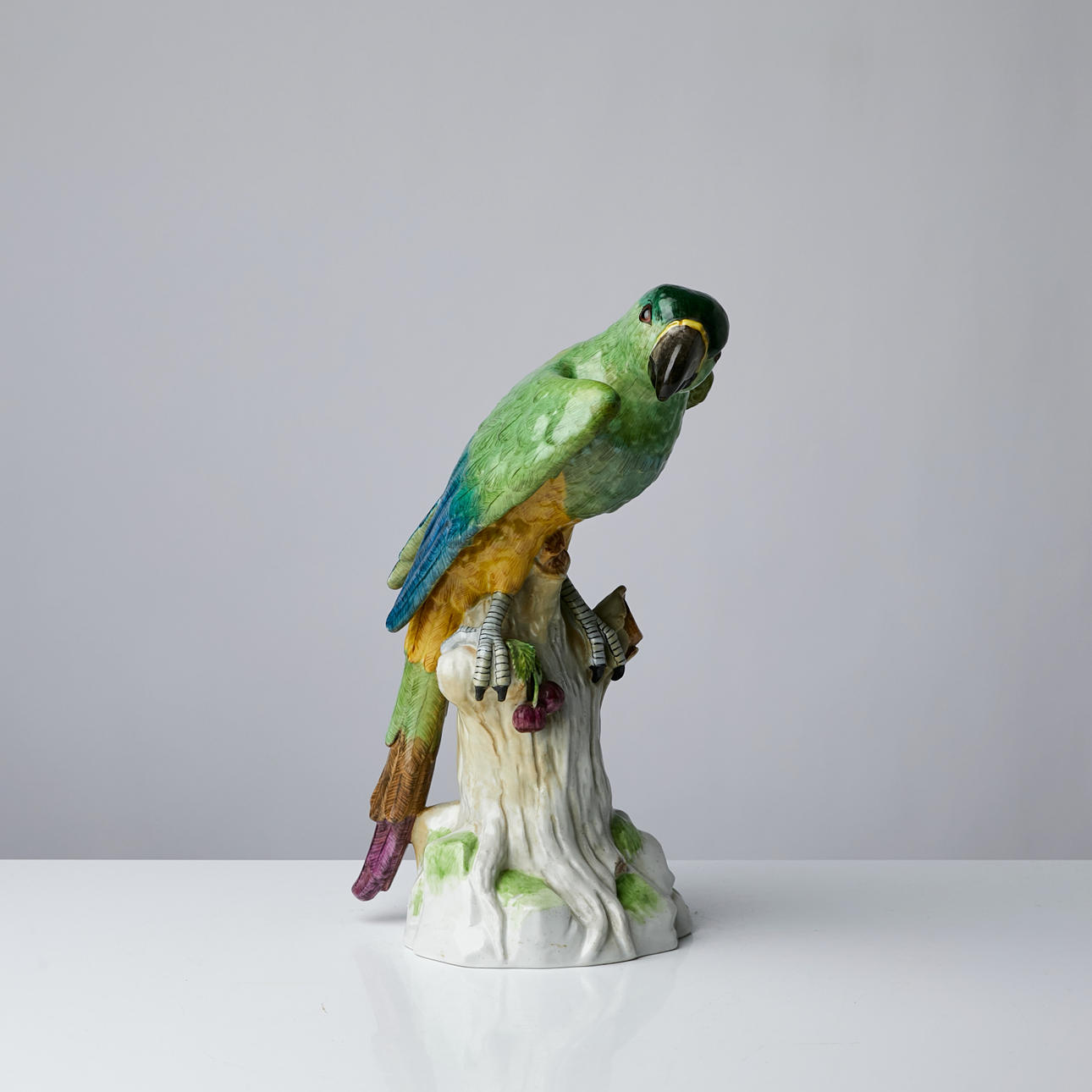 FIGURE, parrot, Dresden, porcelain, polychrome glazed.