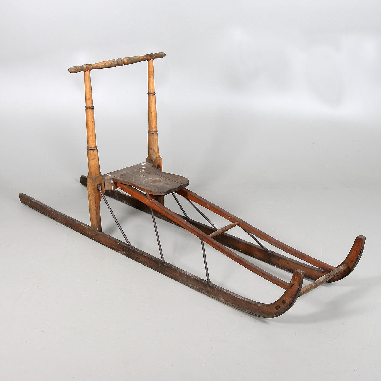 SPARK, allmoge, trä och metall, 1800-tal.