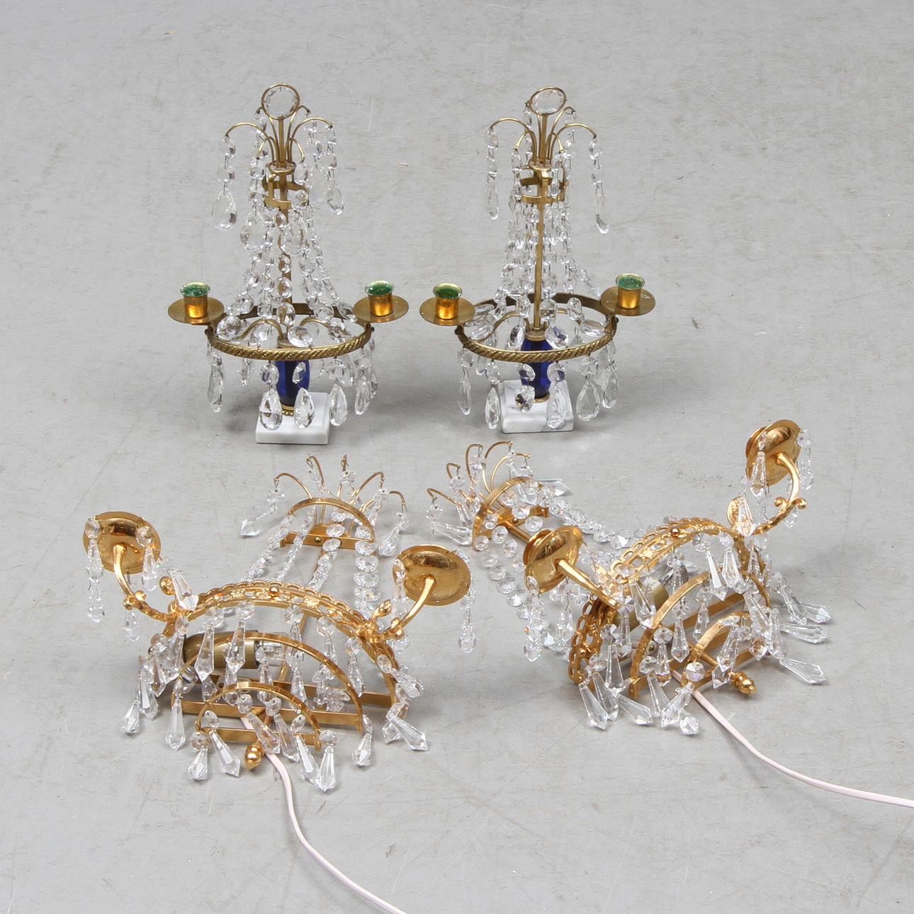 BORDSLYSTRAR, 1 par, VÄGGLYSTRAR, 1 par, för 2 ljus vardera, 1900-talets andra hälft.