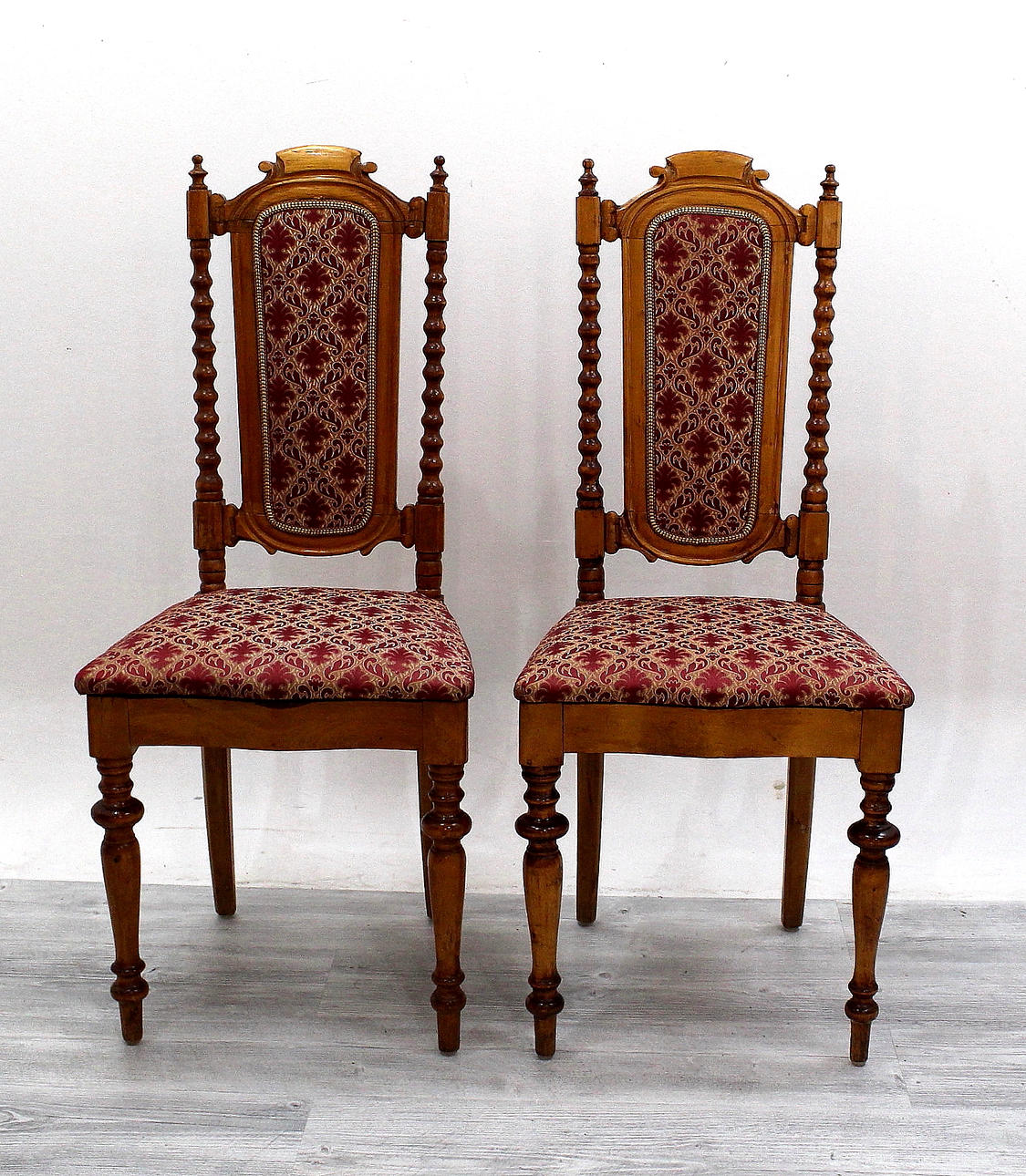 STOLAR, ett par, klädd sittdyna och rygg, 1880-tal.