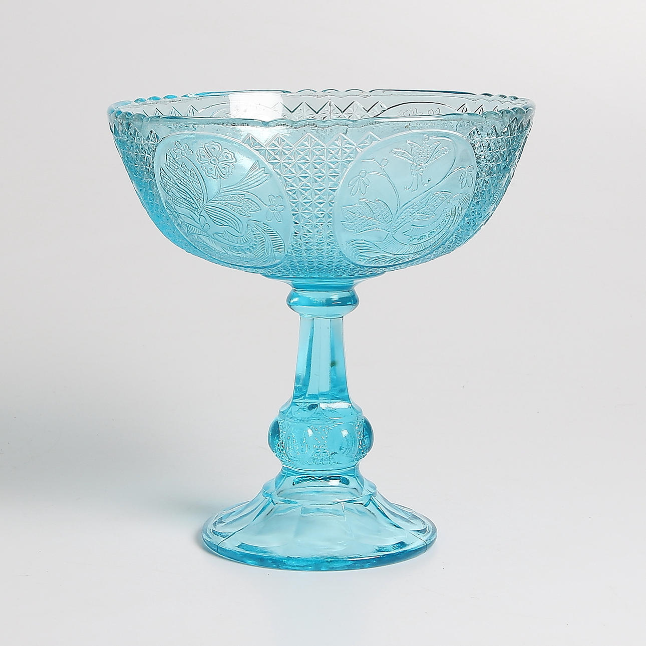 SKÅL PÅ FOT, glas. Enl uppgift Riihimäki, Finland. 1900-tal.