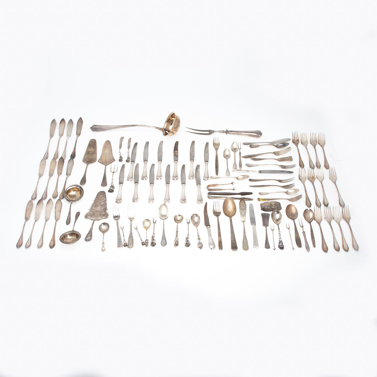 Parti bestick, silver/silverpläterade, olika legeringar (87).