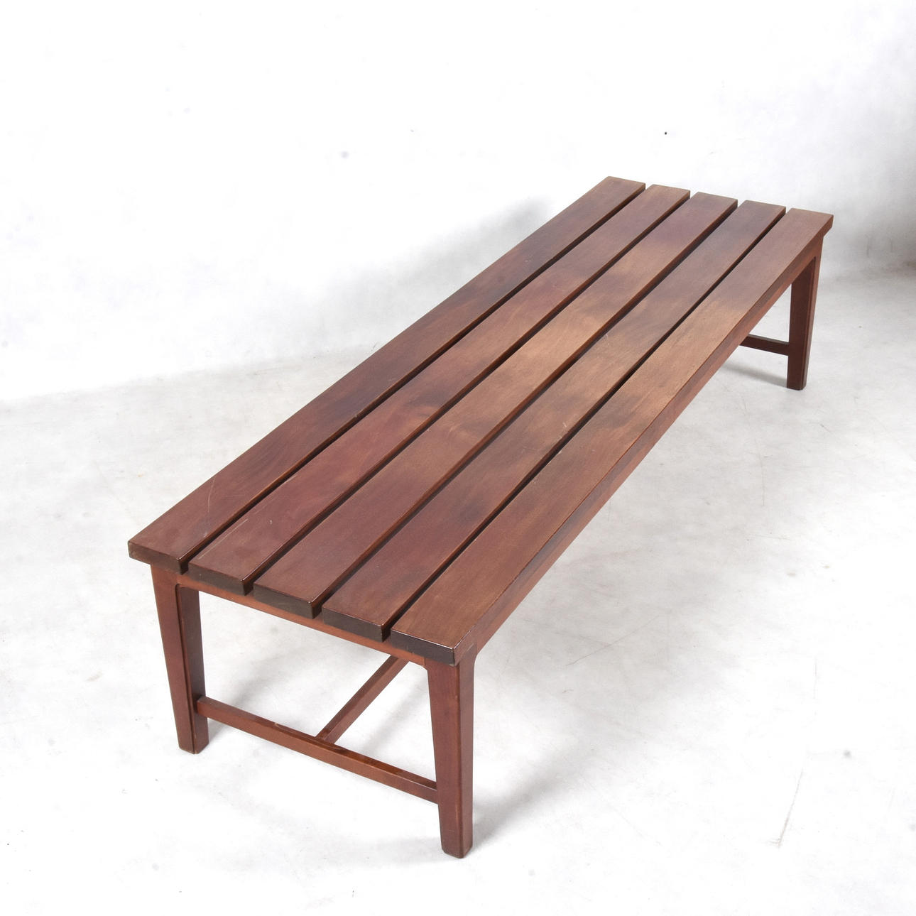 BÄNK, betsat trä, 1960/70-tal.