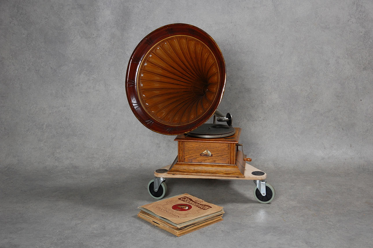TRATTGRAMOFON, His Masters Voice, 1900-tal.