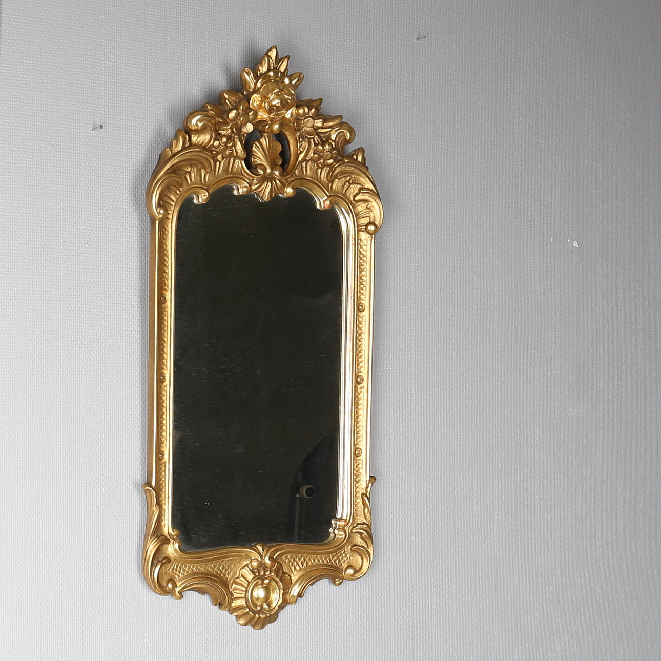 SPEGEL i träram. Stikopia rokoko. 1900-talets mitt.