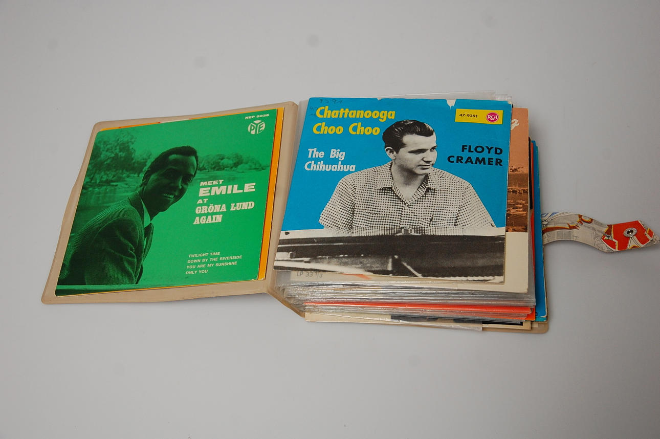 SINGLAR, diverse i fodral , 1960-tal.