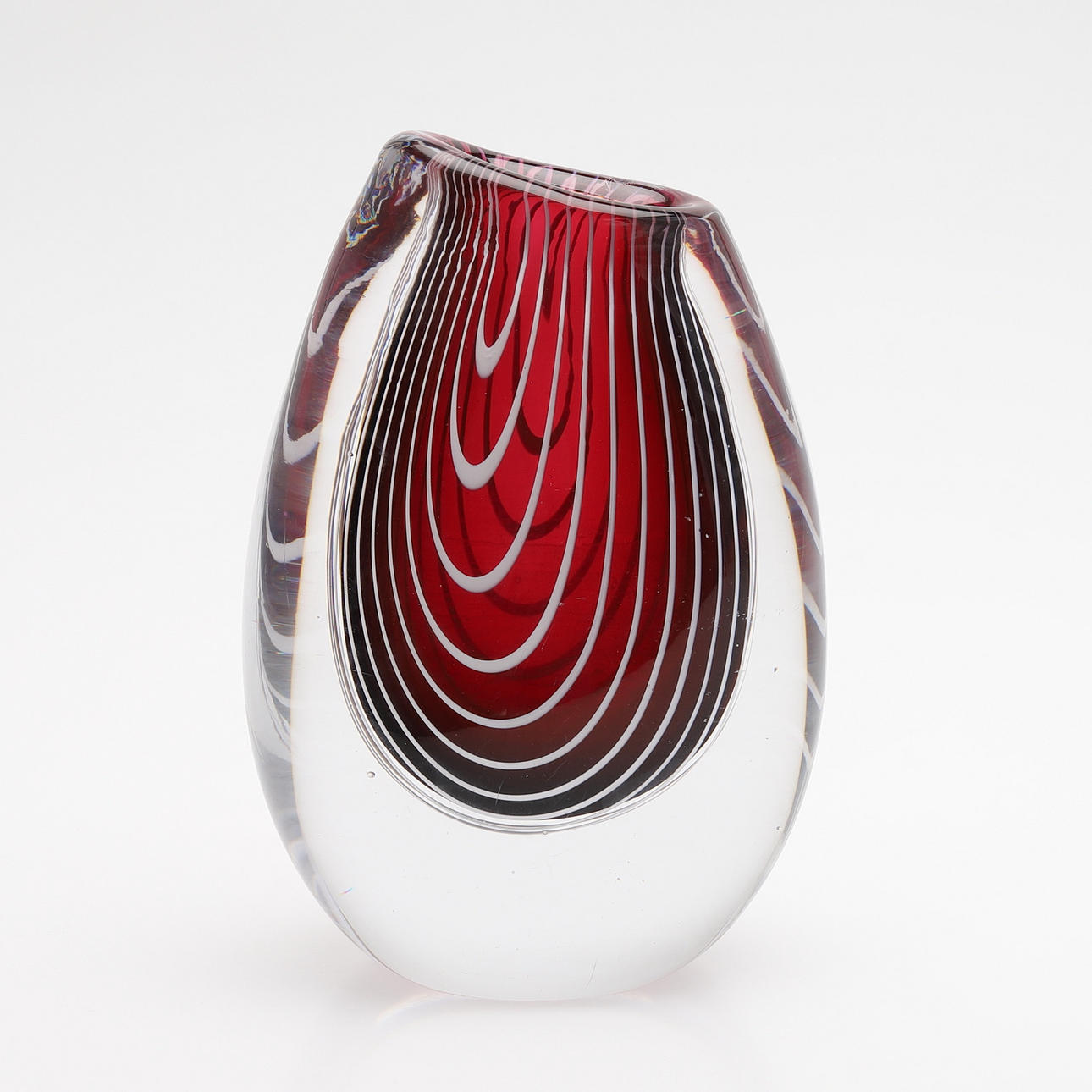 VICKE LINDSTRAND. VAS, "ZEBRA", KOSTA.
