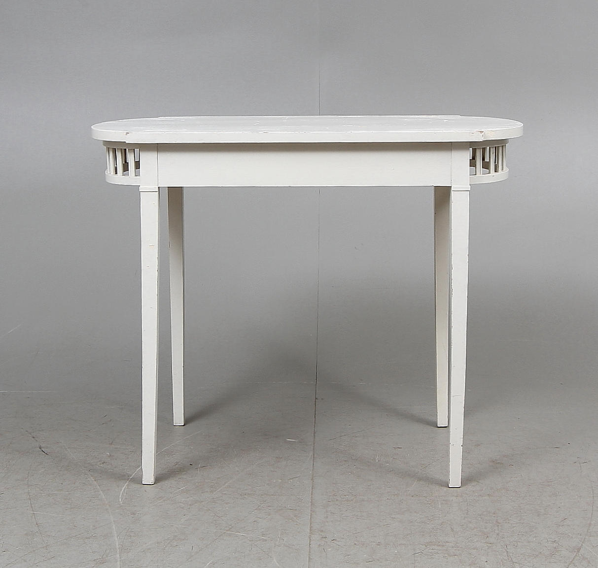 BORD, Carl Larsson-stil, 1900-talets första hälft.