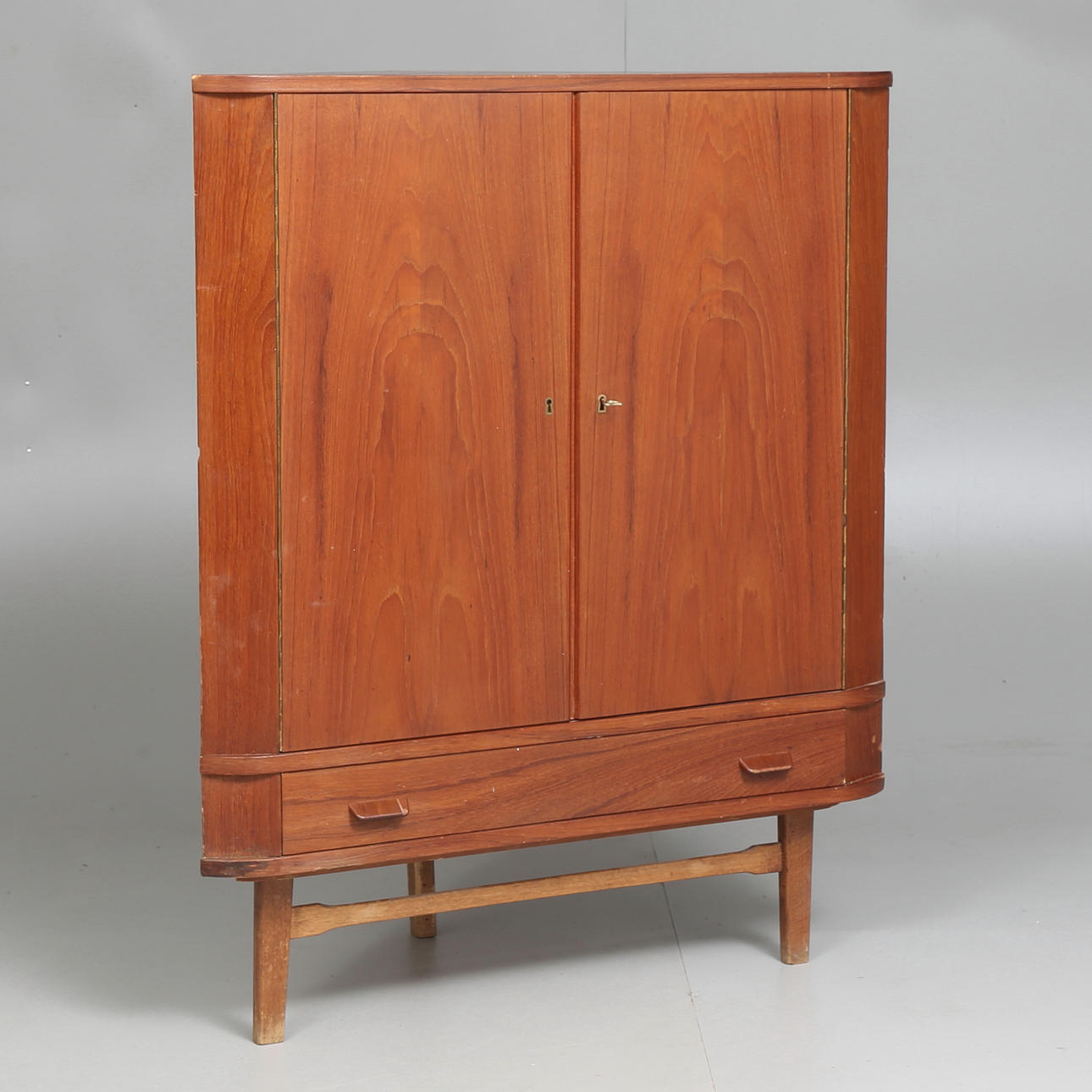HÖRNSKÅP, teak 1960 tal.