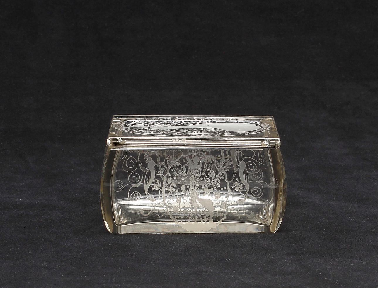 LOCKASK, glas, kasad dekor efter John Bauer, 1900-talets första hälft.